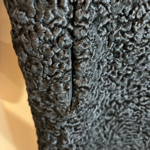 WOODWARDS Sz L-XL Mid  Length Unique Lining Buttoned Vintage Persian Lamb Coat - Picture 3 of 12